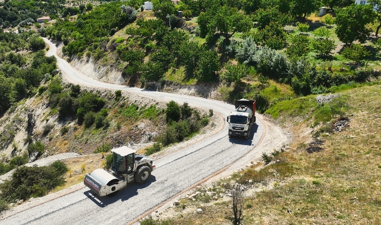 Bağköy Mahallesi'nin 40 Yıllık Yol Sorununa Büyükşehirden Çözüm