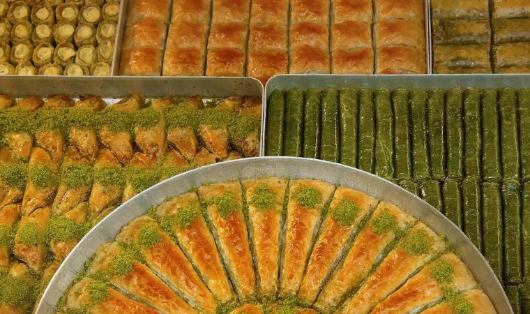 Bayramda Porsiyon Savaşı: 4 Dilim Baklava Mı, 1 Dilim Mi?