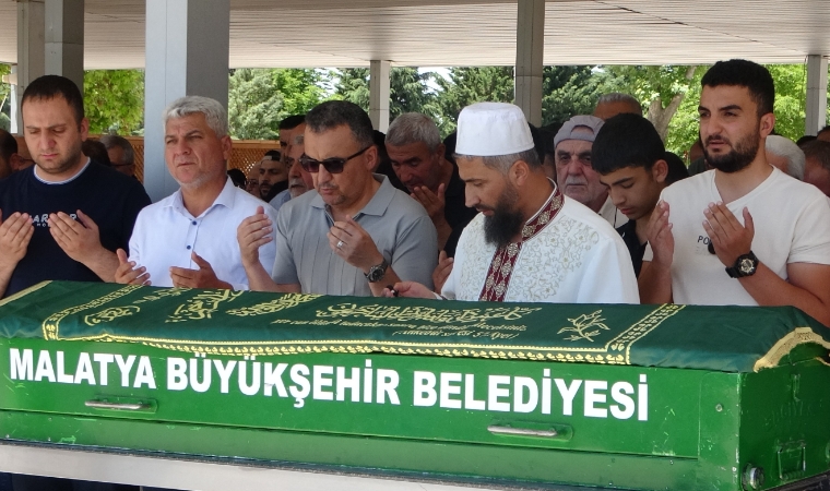 Denizde Can Veren Baba ve Oğul Malatya’da Toprağa Verildi