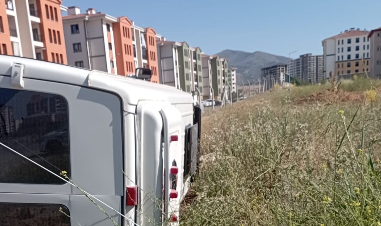 Facianın Eşiğinden Dönüldü: Filistin Caddesi’nde Minibüs Kazası!