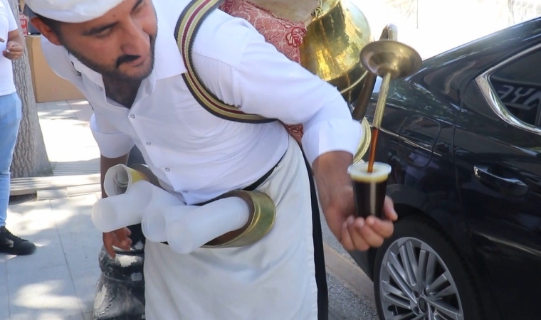 Malatya Sıcağında Şifa Arayanların Tercihi: Meyan Kökü Şerbeti