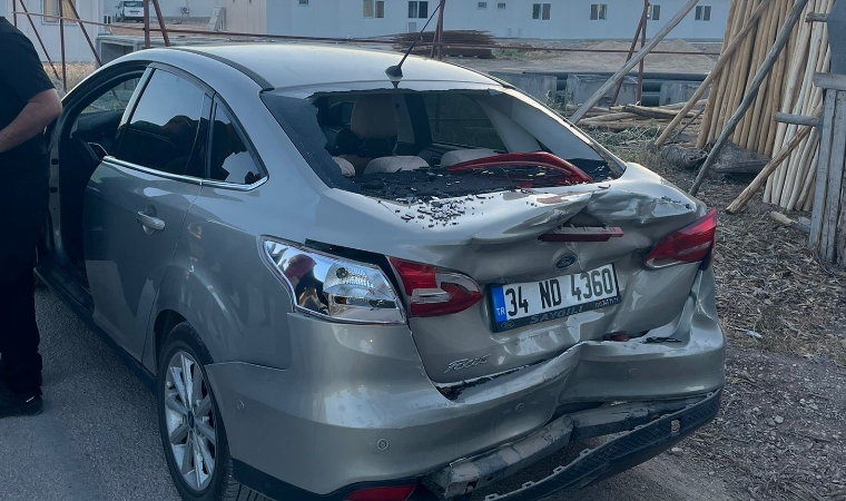 Malatya Yolunda Otomobil Tıra Çarptı! Aile Hastanelik Oldu
