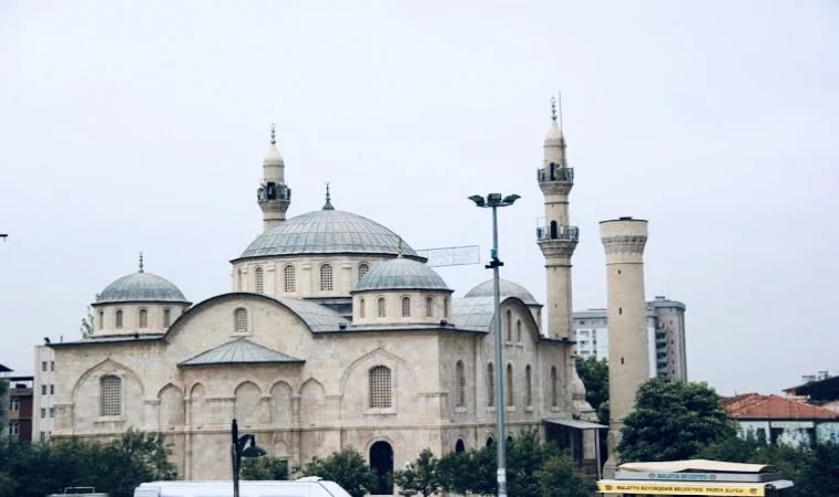 Malatya’da Bayram Namazı Saat Kaçta? Diyanet Açıkladı
