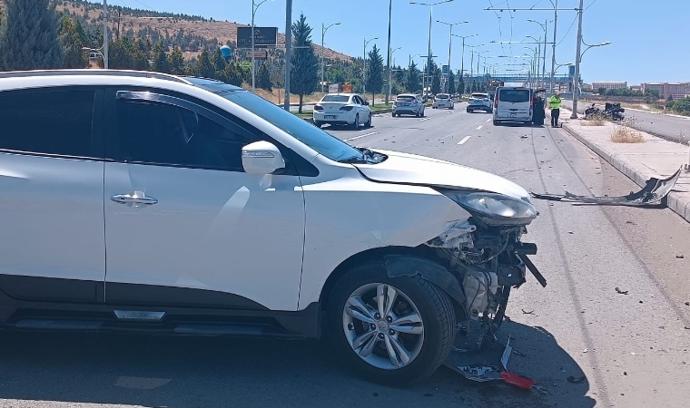 Suçatı ve Kanyon Caddesi’nde Kaza: 2 Yaralı