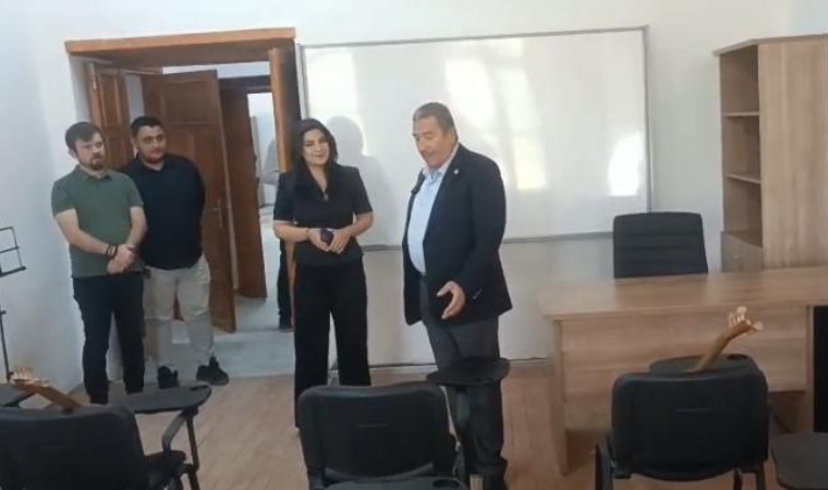 Tarihi Cumhuriyet İlkokulu Sanatla Yeniden Hayat Buluyor