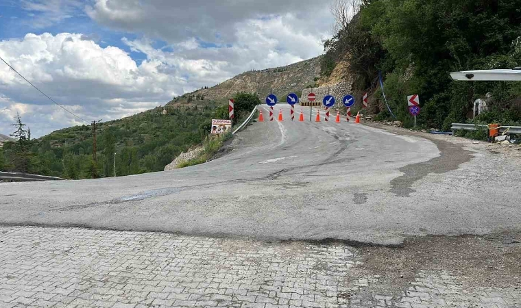 Tehlikenin Eşiğinden Dönüldü! Heyelan Riski Altındaki Yol Açıldı