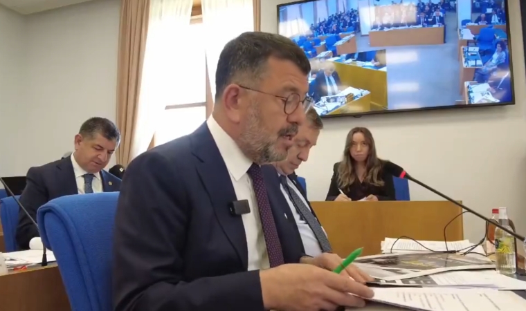 Veli Ağbaba’dan Sert Döviz Tepkisi: “Hokus Pokus, Para Yok!”