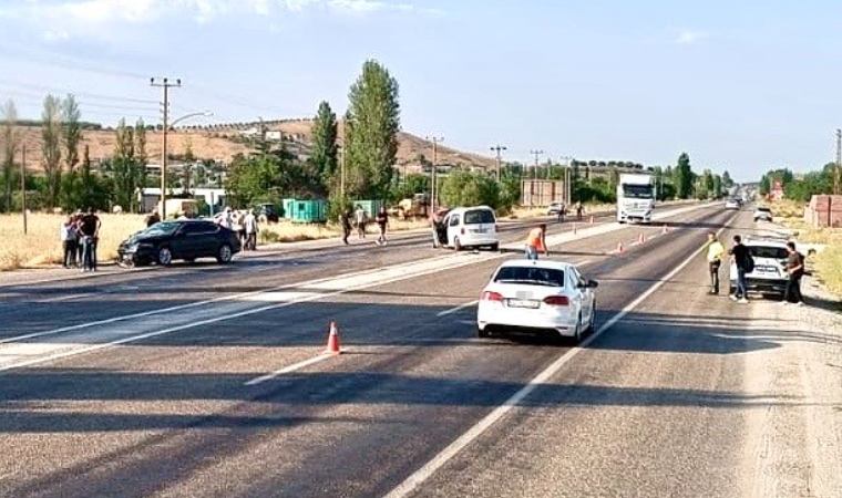 Doğanşehir’de U Dönüşü Kazaya Neden Oldu: 2 Yaralı