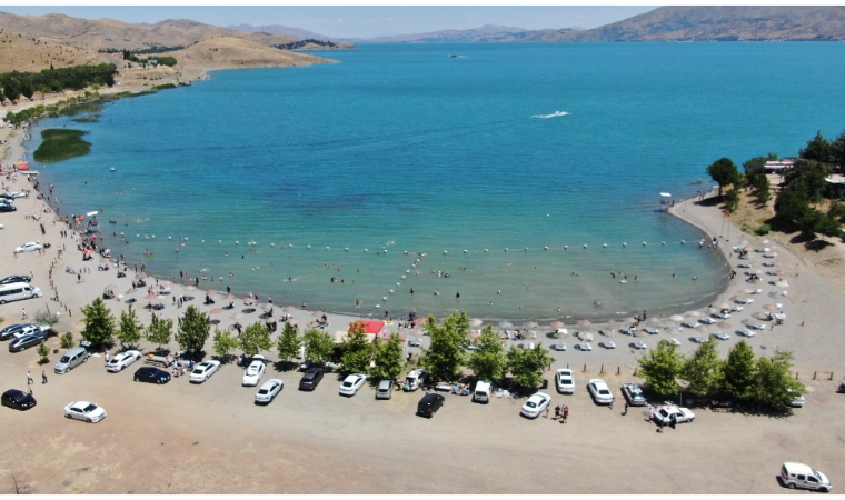 Ege’ye Gitmeye Gerek Yok: Hazar Gölü Tatilcilerin Yeni Gözdesi Oldu