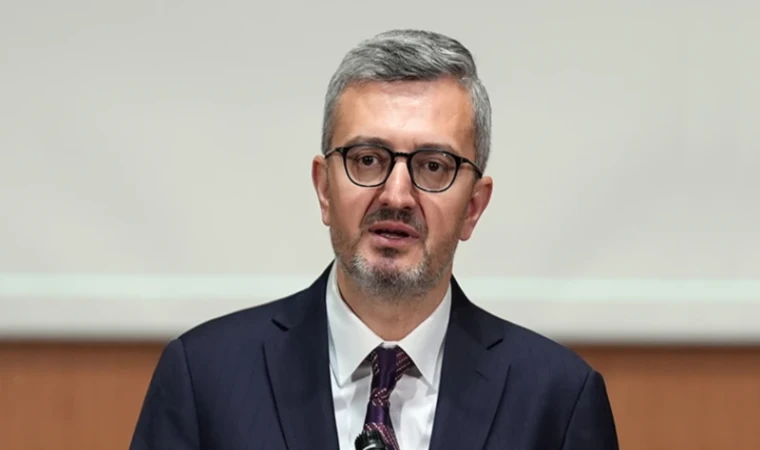 Fahrettin Altun Gitti, Burhanettin Duran Geldi!