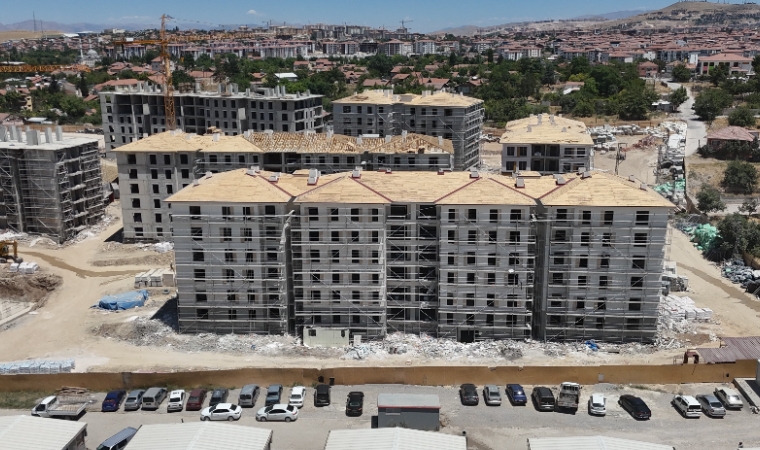 Kiltepe’de 770 Kalıcı Konutun Kaba İnşaatı Tamamlandı