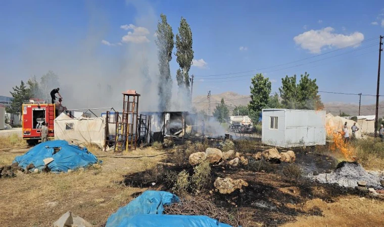 Konteyner Kentte Yangın Paniği! Malatya Doğanşehir’de Bir Konteyner Kül Oldu
