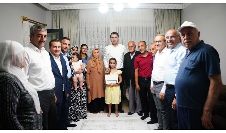 Murat Kurum Güde Ailesini Ziyaret Etti: Halı Saha Sözü Verdi!