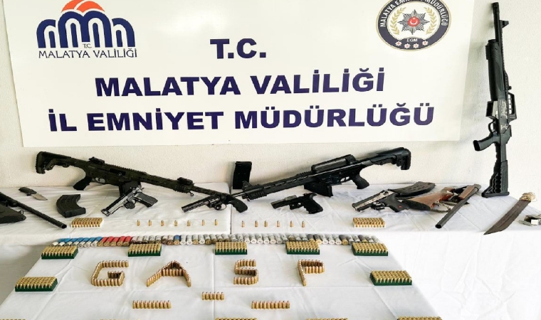 Polis Silah Teşhirine Geçit Vermedi: Sosyal Medyada Silah Gösteren 29 Kişi Yakalandı