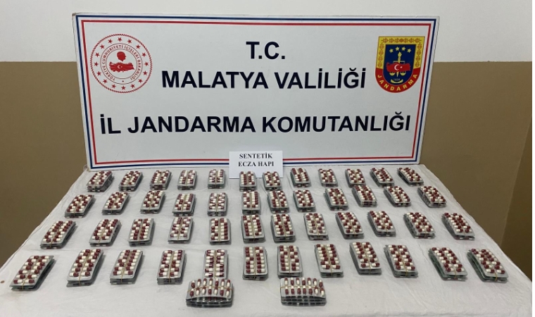 Yeşilyurt’ta Zehir Tacirlerine Jandarma Darbesi! 2 Gözaltı