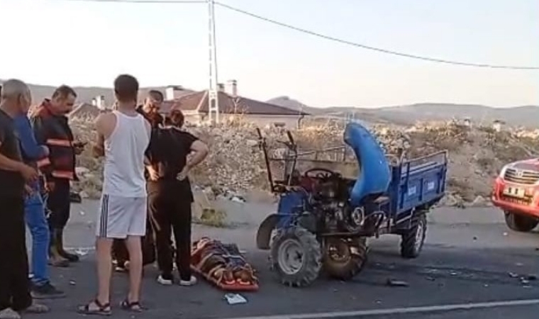 Akçadağ’da Tarım Aracı İle Otomobil Kafa Kafaya Geldi