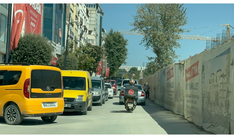 Malatya’da Kent Merkezi Trafiği Felç: 3,5 KM 35 Dakika Sürüyor!