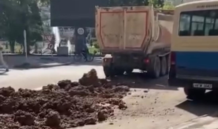 Malatya’nın Göbeğinde Tehlike: Kamyondan Hafriyat Saçıldı!