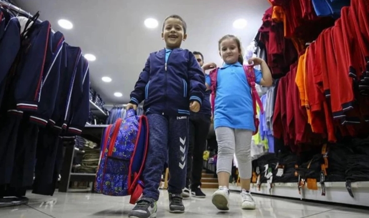 Okullarda Yeni Dönem: Tek Tip Kıyafet Zorunluluğu Geri Geliyor!