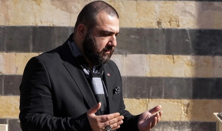 Padişah Torunu 'Cumhurbaşkanı Adayı' Olmak İçin Sahte Diploma Almış!