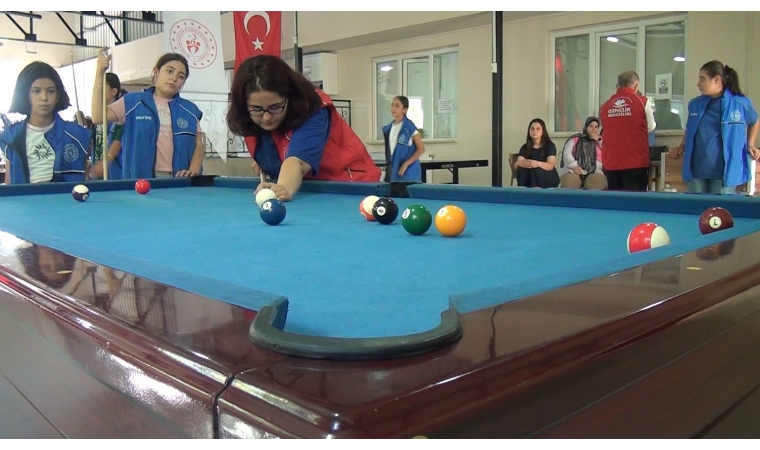 Pütürge’de Gençlik Merkezi Bilardo Kurslarıyla Parlıyor