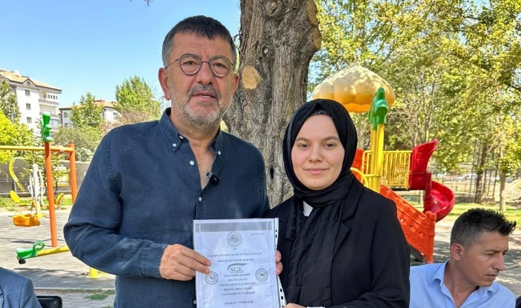 SGK’da Kriz Derinleşiyor: Genç Mezunlar Göreve Hazır, Atama Bekliyor