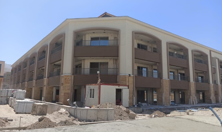 Şire Pazarı Esnafı Yeni Binalara Tepkili: Dükkanlar Küçüldü, Girişler Sorunlu, Esnaf Dertli