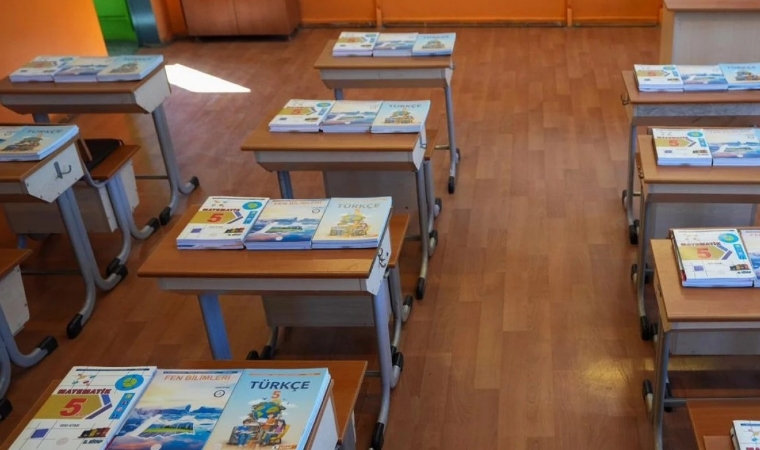 Yeni Müfredatla İlk Ders Zili Ücretsiz Kitaplarla Çalacak!