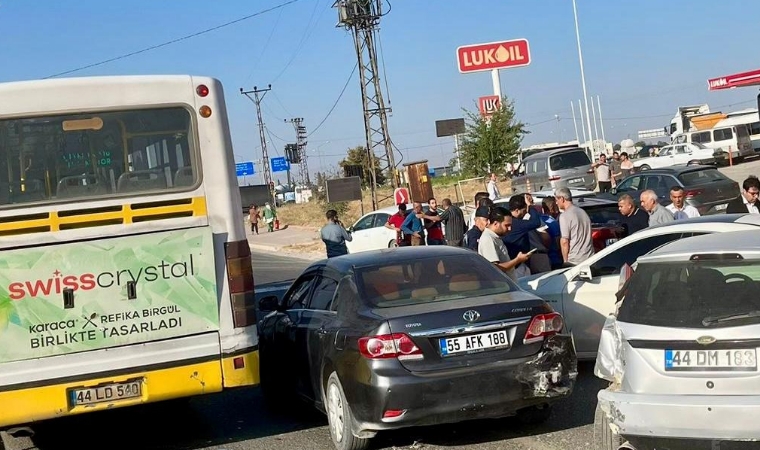 Yolcu Otobüsünün Freni Tutmadı: Trafik Felç Oldu