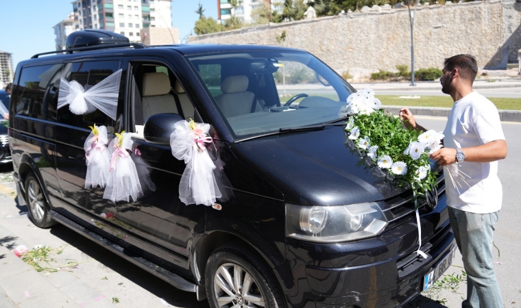 Başkan Taşkın Makam Aracını Gelin Arabası Yaptı
