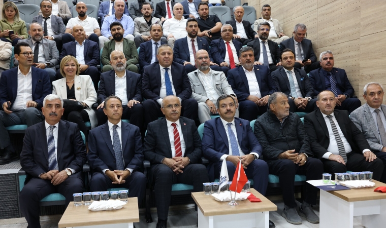 Malatya Turgut Özal Üniversitesi Amfisine Kenan Işık Adı Verildi