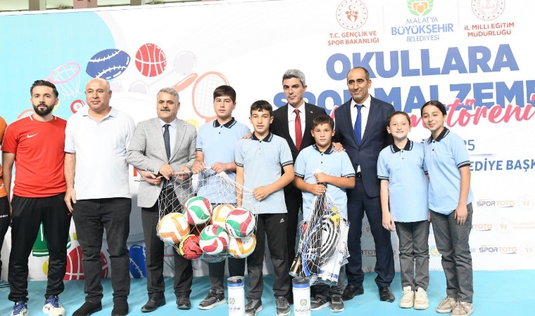 Malatya’da 300 Okula Spor Malzemesi Desteği Sağlandı