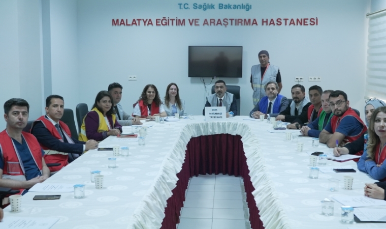 Acil Durum Tatbikatı: Malatya Hastanesi’nde Gerçekleştirilen Yangın Tatbikatı Başarıyla Tamamlandı!