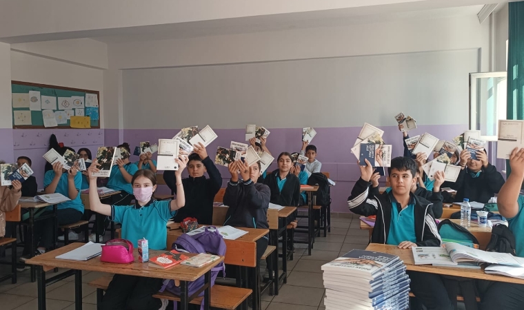 Ailece Okuyan Kazanıyor: Ödüller Altın Ve Sürpriz Hediyeler...