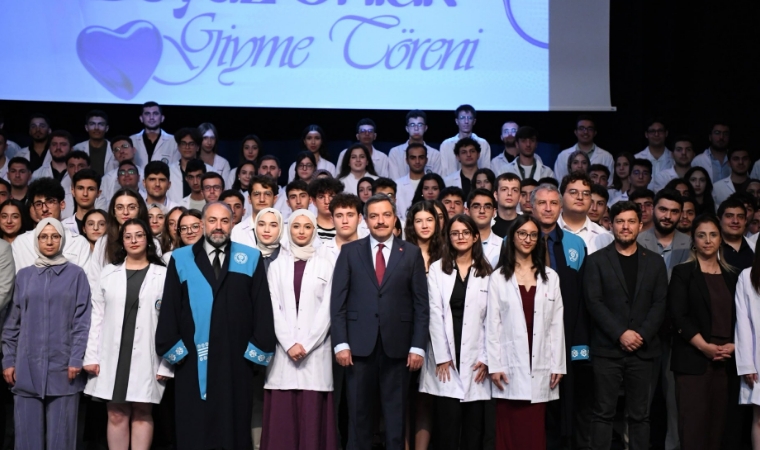 Beyaz Önlükleriyle Hekimlik Yolculuklarına İlk Adımı Attılar