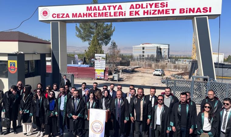 CMK Ücret Krizi Adliye Önlerine Taşındı: Genç Avukatlar Eylemde
