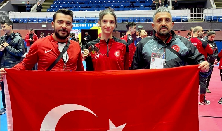 Eda Öğüt, Romanya'da Altın Madalyayı Kucakladı