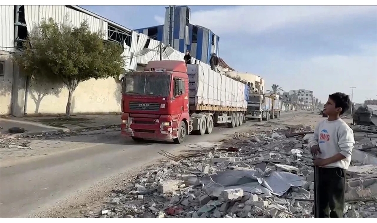 Gazze’de Ateşkes Başladı, Yardım Tırları Sınırı Geçmeye Hazırlanıyor