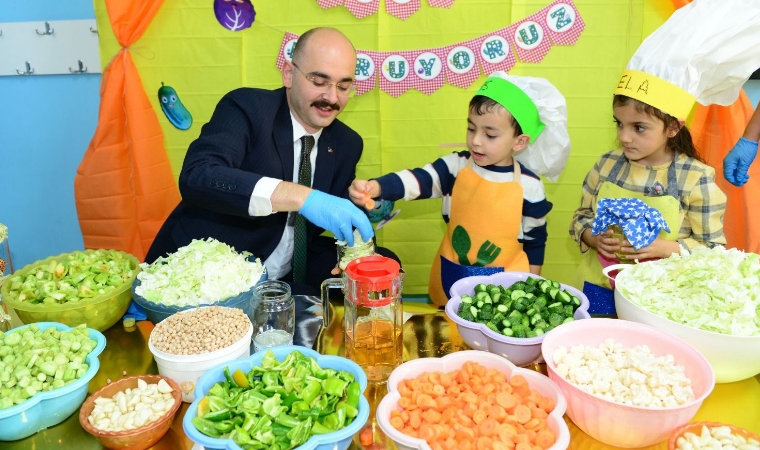 Hyundai Anaokulunda Sonbahar Neşesi: Kaymakam Sungur ile Turşu Kuruldu