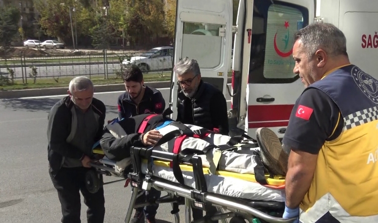 Malatya Çöşnük Kavşağı’nda Korkutan Kaza: Ticari Taksiye Çarpan Transit Sürücüsü Kayboldu