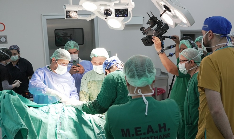 Malatya’da Tıp Tarihine Geçen Gün! 14 Canlı Ameliyat Aynı Anda Yapıldı!