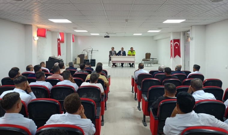 Malatya’da Trafik Güvenliği İçin Servis Sürücüleri Bilgilendirildi
