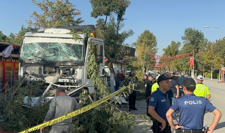 Malatya’nın En İşlek Caddesinde Kamyon Dehşeti Yaşandı