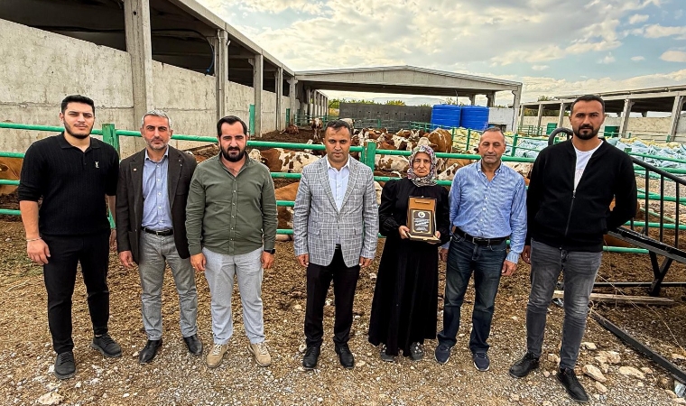 Üretim Aşkı Başarıyı Getirdi: Hafure Adak'a TOBB Genç Girişimciler Kurulu'ndan Plaket!