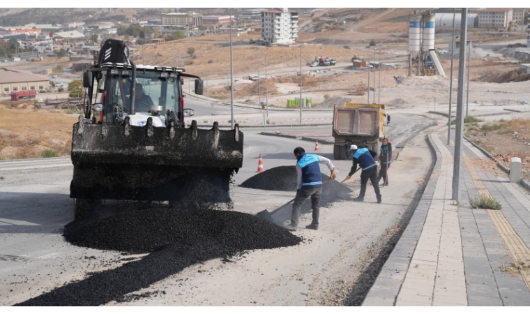 Battalgazi'de Yol Bakımı Mesaisi: Kış Öncesi Son Rötuşlar Yapılıyor