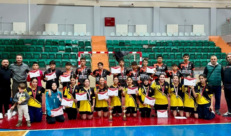 Hentbolda Kupa Sahiplerini Buldu: Final Maçlarında Centilmence Rekabet Ön Plandaydı!
