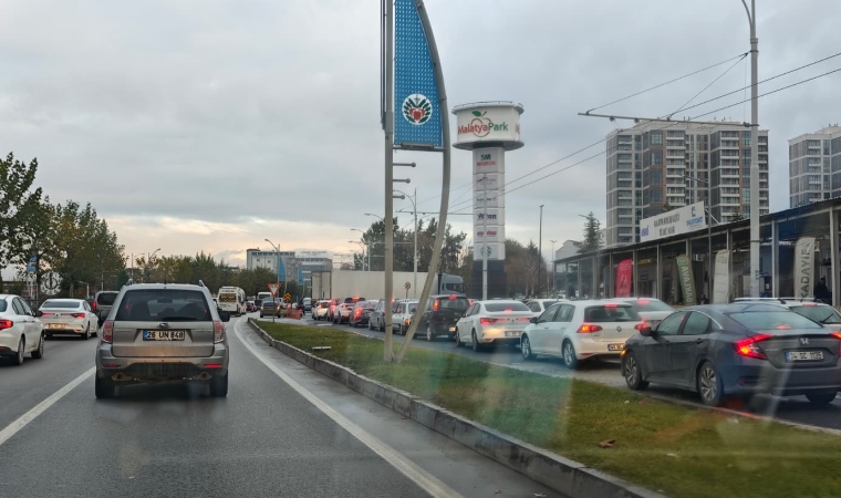 Malatya’da Her Geçen Gün Artan Araç Sayısı Trafik Sorununu Tetikliyor