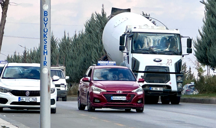 Malatya’nın En Riskli Eğitim Güzergahı: Kamyonlar ve Sürücüler Yan Yana!