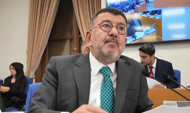 Veli Ağbaba: "Malatya'da Her Şey Reis Üzülmesin Diye Güllük Gülistanlık Gösterildi!"
