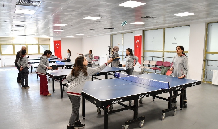 Gençler Melekbaba Gençlik Merkezinde Hem Eğlendi Hem Öğrendi